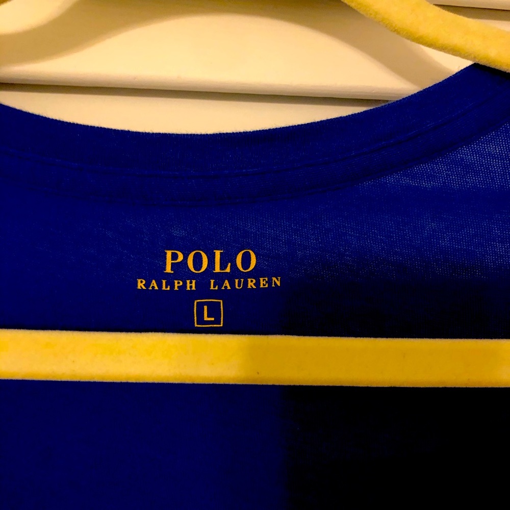 Polo deep v neck T-shirt Excellent condition
